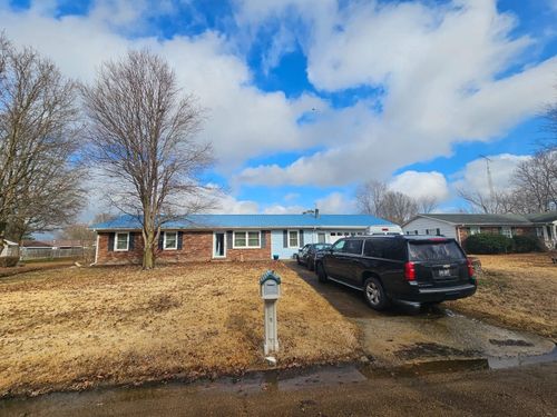 1318 Rolling Meadows Dr, Union City, TN, 38261-7410 | Card Image