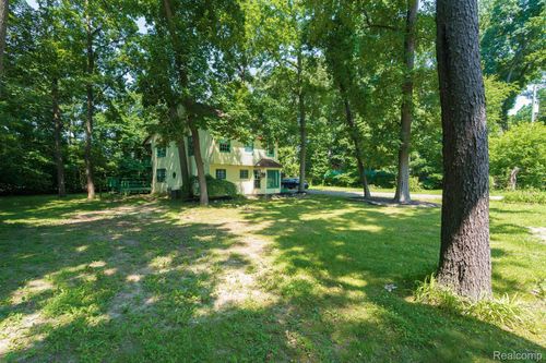 4725 Hickory Dr, Highland, MI, 48356-1537 | Card Image