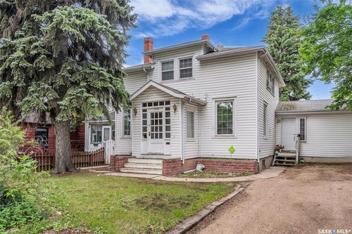 1121 Av B N, Saskatoon, SK, S7L1G2 | Card Image