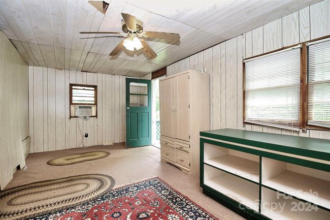 Room above detached garage | Image 28