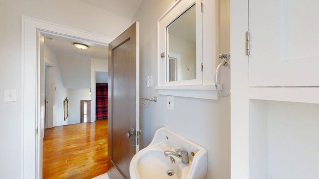 2nd Floor Full Bath | Image 21