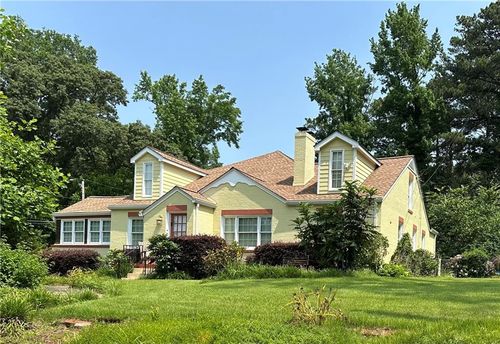 2367 Ridgeway Ave, Atlanta, GA, 30337-1613 | Card Image