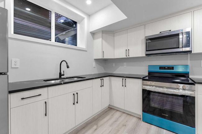 126 Creekside Way Sw, House other with 7 bedrooms, 5 bathrooms and 4 parking in Calgary AB | Image 29