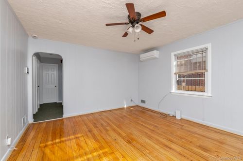 220 130th Ave, Springfield Gardens, NY, 11413-1210 | Card Image