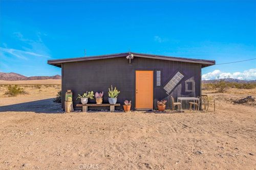87101 29 Palms Hwy, 29 Palms, CA, 92277-8415 | Card Image