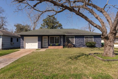 5631 Westover St, Houston, TX, 77033-3030 | Card Image
