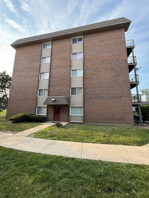 apt-5-4508 Beau Monde Dr, Lisle, IL, 60532-1521 | Card Image