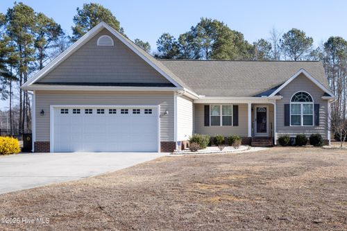 111 New Pine Ln, Clinton, NC, 28328-4853 | Card Image