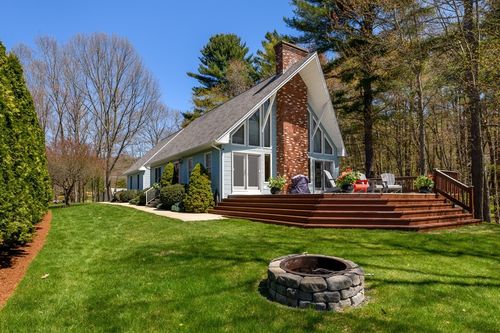 41 Smith St, Palmer, MA, 01069-2109 | Card Image