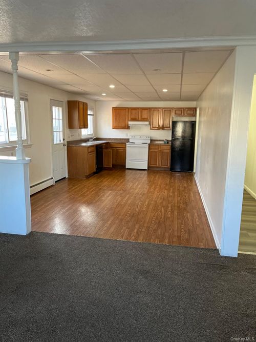 40 Country Ln, Lake Katrine, NY, 12449-5217 | Card Image