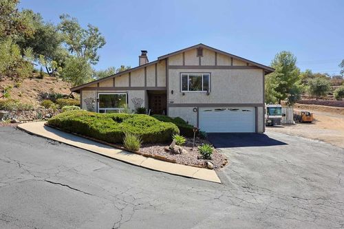 740 S Grade Rd, Alpine, CA, 91901-2912 | Card Image