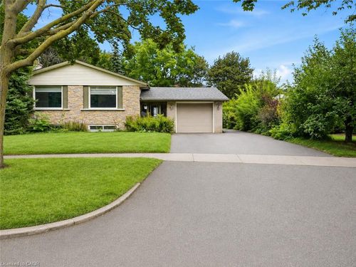 58 Tupper Cres, Kitchener, ON, N2B2X9 | Card Image