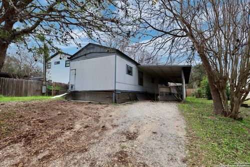 131 Global Dr, New Braunfels, TX, 78130-8993 | Card Image