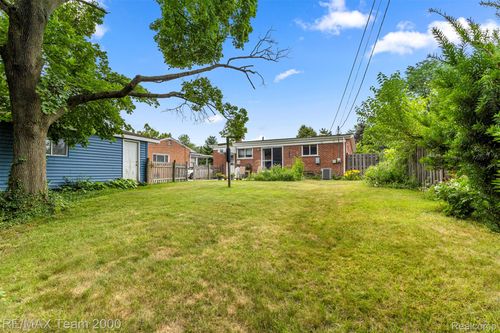 7396 N Charlesworth Street, Dearborn Heights, MI, 48127 | Card Image