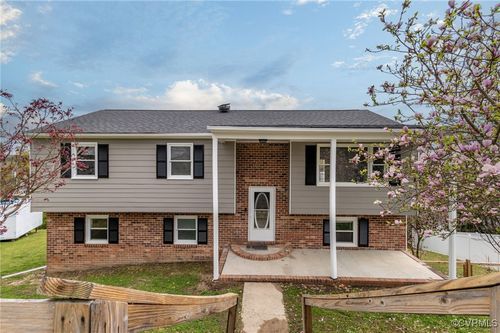 1255 Dana Ln, Colonial Heights, VA, 23834-2207 | Card Image