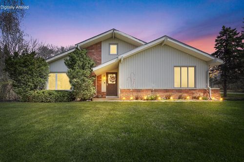 W214N10404 Oak Lane, Germantown, WI, 53022 | Card Image