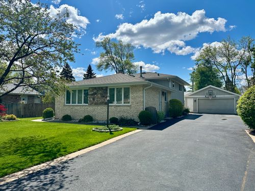 130 E Bonnie Brae Ave, Mount Prospect, IL, 60056-1945 | Card Image