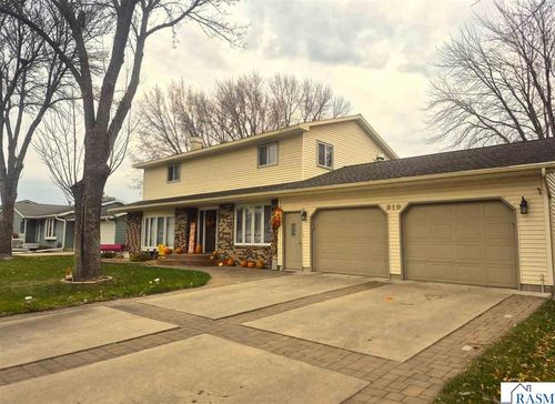 819 2nd Ave Se, Sleepy Eye, MN, 56085-1805 | Card Image