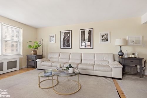 3ln-800 Grand Concourse, Bronx, NY, 10451-3003 | Card Image