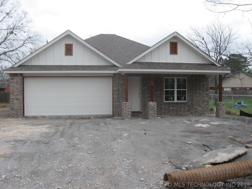 837 S Wood St, Pryor, OK, 74361-6038 | Card Image