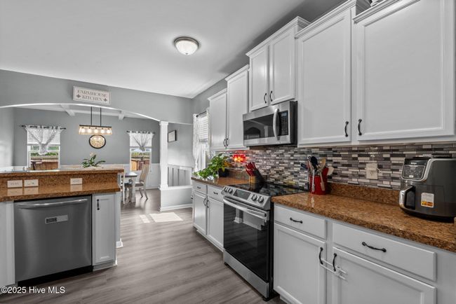 399 Highgrove Dr, House other with 4 bedrooms, 3 bathrooms and 2 parking in Spring Lake NC | Image 9