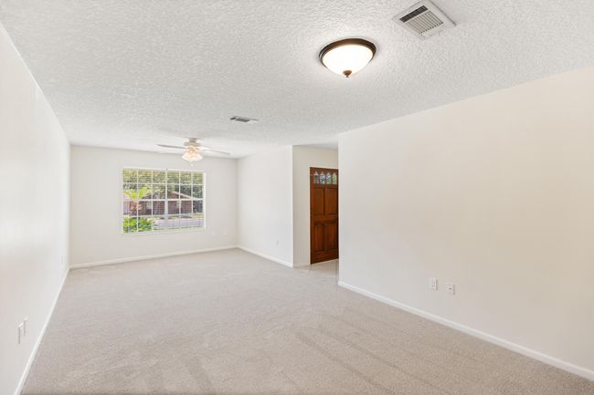 Living Room | Image 11