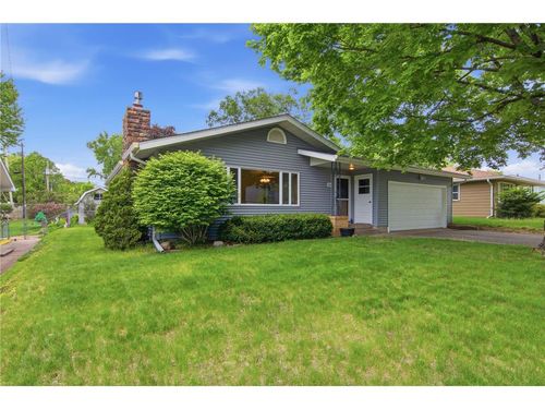 1001 Kinnickinnic St, Hudson, WI, 54016-1819 | Card Image