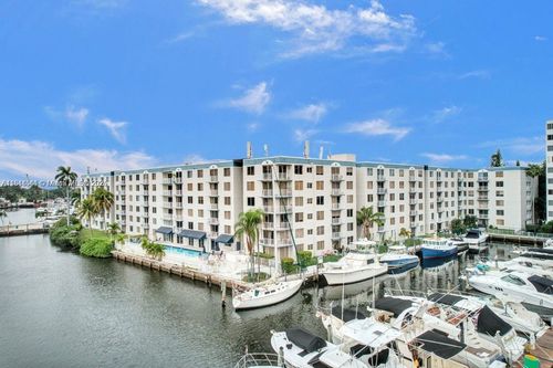 apt-103-1720 Nw North River Dr, Miami, FL, 33125-2360 | Card Image