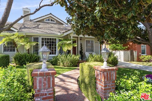 16731 Morrison Street, Encino, CA, 91436 | Card Image