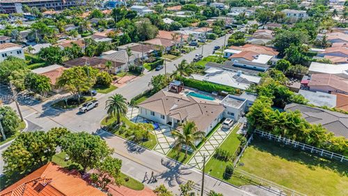 500 94th St, Surfside, FL, 33154-2418 | Card Image