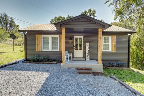 3993 Johnson Hollow Rd, Thompsons Station, TN, 37179-9784 | Card Image