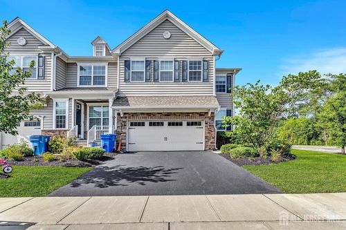 1 Larkspur Ln, Monroe, NJ, 08831-7302 | Card Image
