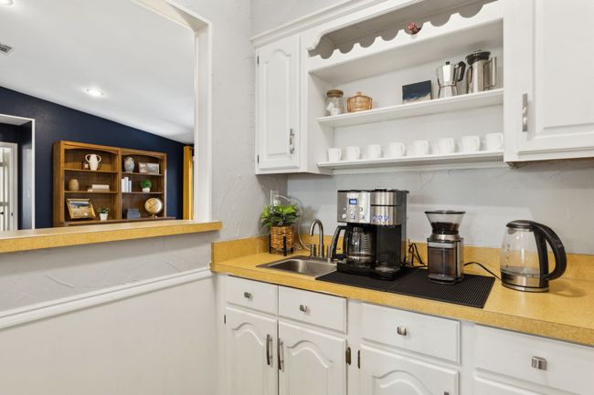 10216 Shadow Way, House other with 4 bedrooms, 3 bathrooms and null parking in Dallas TX | Image 11