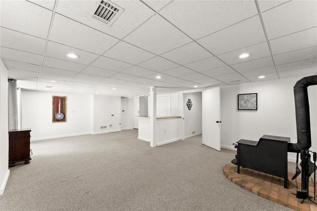 6875 Sunny Brook Ln, House other with 3 bedrooms, 2 bathrooms and 2 parking in Sandy Springs GA | Image 6