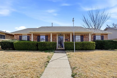 4304 Woodbluff Drive, Mesquite, TX, 75150 | Card Image