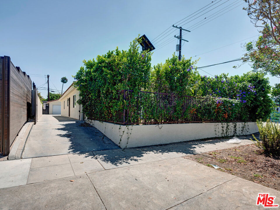 Residential Lease in Los Angeles 3