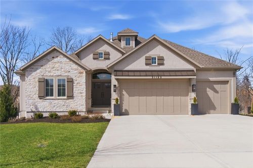 21122 189th Ct, Spring Hill, KS, 66083-4600 | Card Image