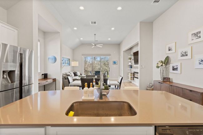 193 Raptor Beak Way, House other with 3 bedrooms, 2 bathrooms and 8 parking in Cedar Creek TX | Image 11
