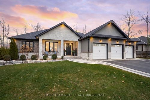 {{alt}} | Card Image