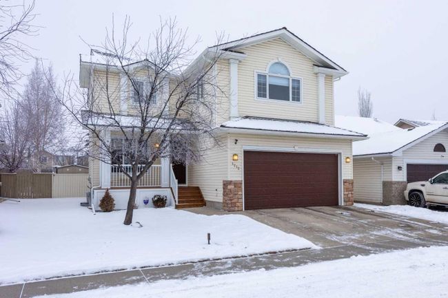 1212 Woodside Way Nw, Home with 4 bedrooms, 2 bathrooms and 4 parking in Airdrie AB | Image 5