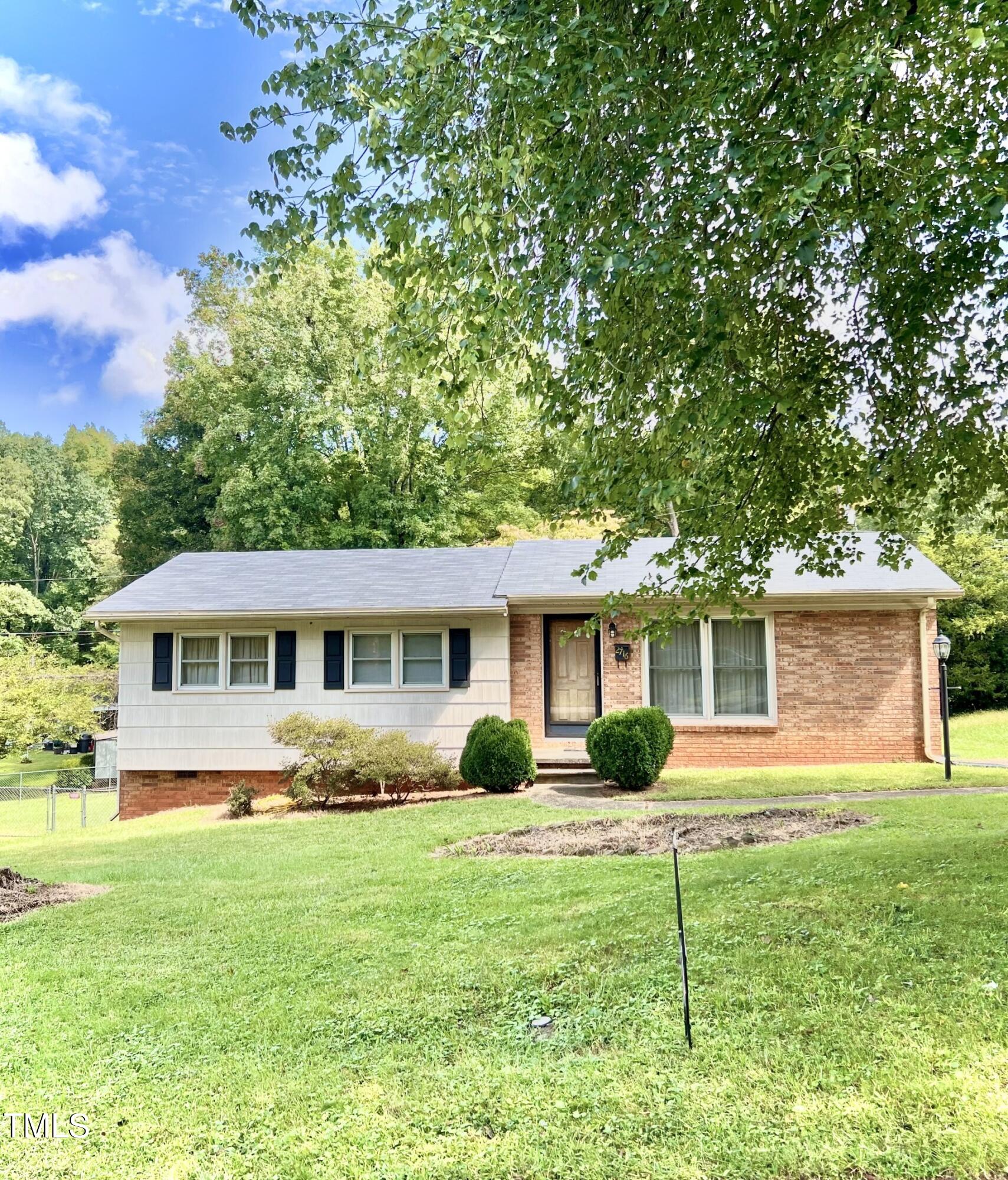 Woodbury Dr, Burlington, NC 27217
