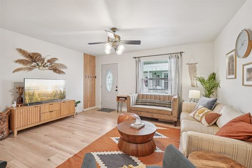 apt-401-121 S Plant Ave, Boerne, TX, 78006-2121 | Card Image