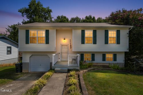 138 Village Ln, Gray, TN, 37615-3720 | Card Image