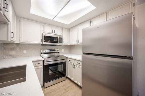 104-5355 Rod Ct, Las Vegas, NV, 89122-0208 | Card Image