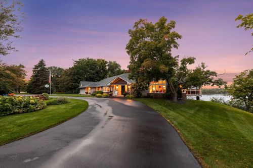 3 Birdie Ln, Chaska, MN, 55318-9501 | Card Image