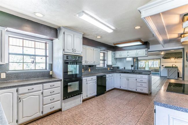 180 Fcr 797, Home with 6 bedrooms, 7 bathrooms and null parking in Donie TX | Image 7