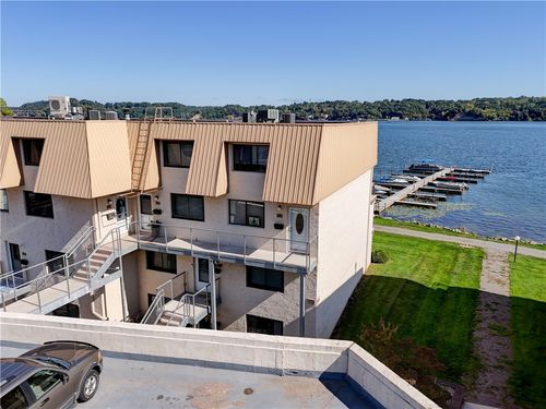 281 Bay Village Dr, Irondequoit, NY, 14609-1907 | Card Image