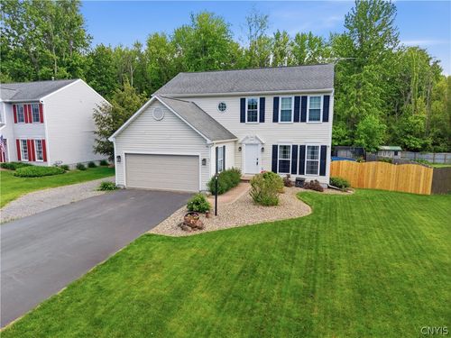 49 Chaucer Cir, Lysander, NY, 13027-8254 | Card Image
