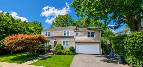 107 Sterling Ave, Harrison, NY, 10528-3526 | Card Image
