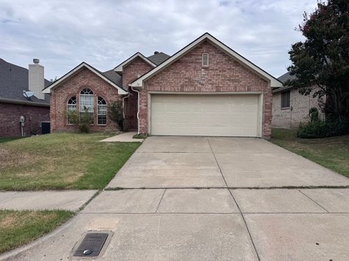 5329 Warm Springs Trl, Fort Worth, TX, 76137-3925 | Card Image